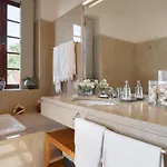With Private Pool And Garden By Go2oporto