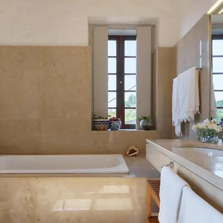 With Private Pool And Garden By Go2oporto *