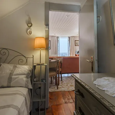 With Private Pool And Garden By Go2oporto